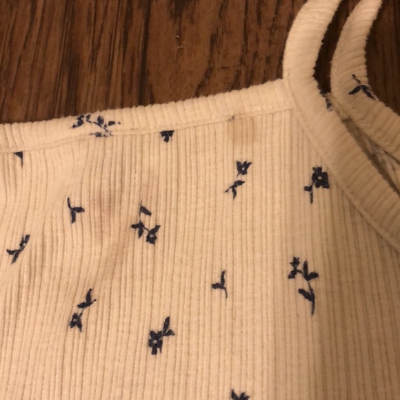 Bundle of 5 girls tanks, most XL incl volcom, Abercrombie, old navy - Picture 13 of 17